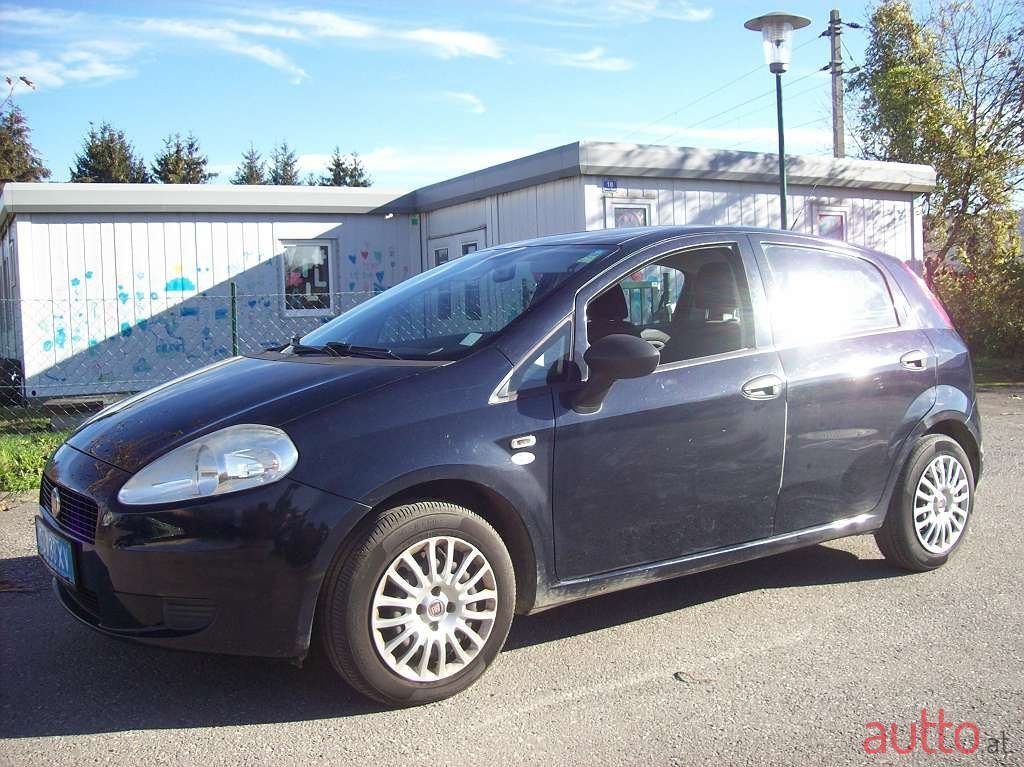 2010' Fiat Grande Punto photo #1