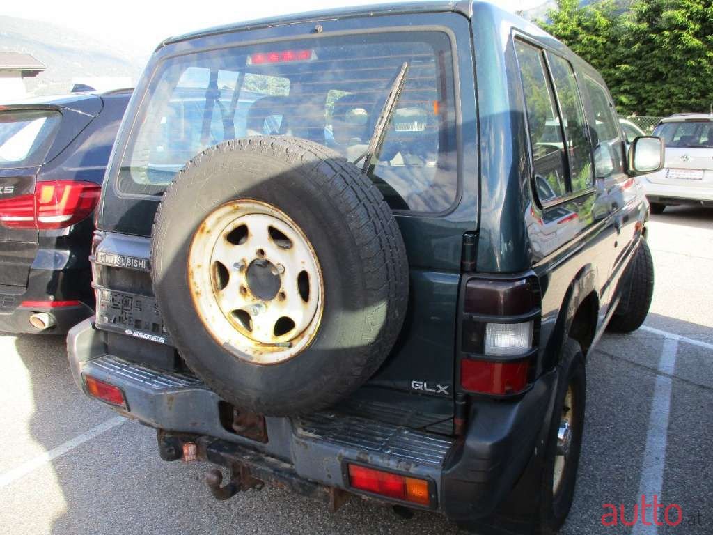 1999' Mitsubishi Pajero photo #4