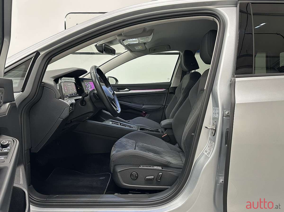 2023' Volkswagen Golf photo #6