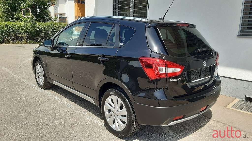 2021' Suzuki SX4 photo #4