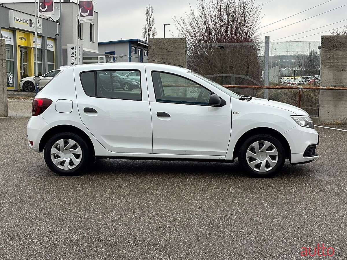 2017' Dacia Sandero photo #4