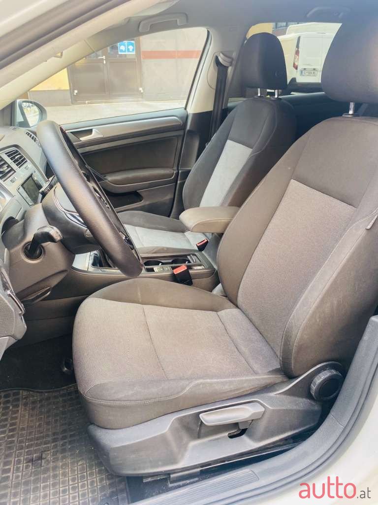 2014' Volkswagen Golf photo #3