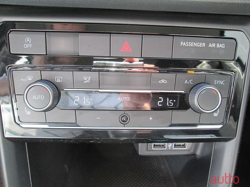 2020' Volkswagen T-Cross photo #5