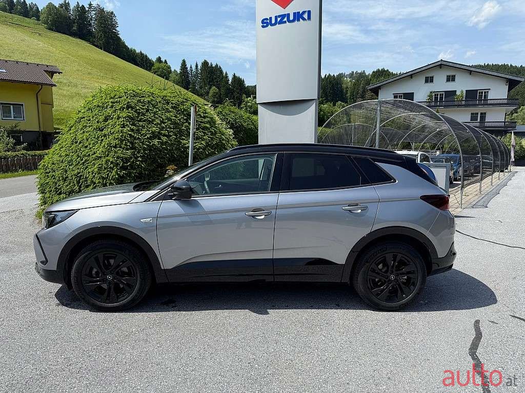 2024' Opel Grandland photo #3