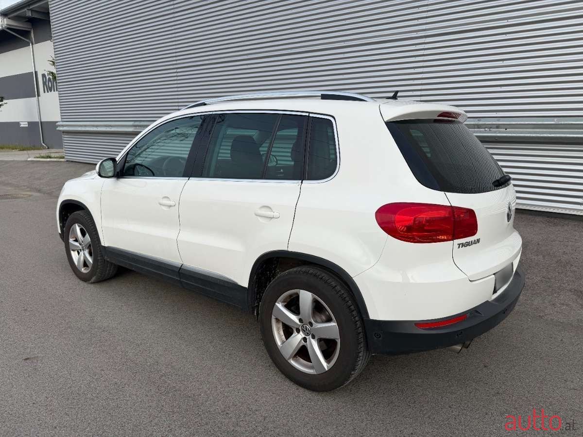 2012' Volkswagen Tiguan photo #5