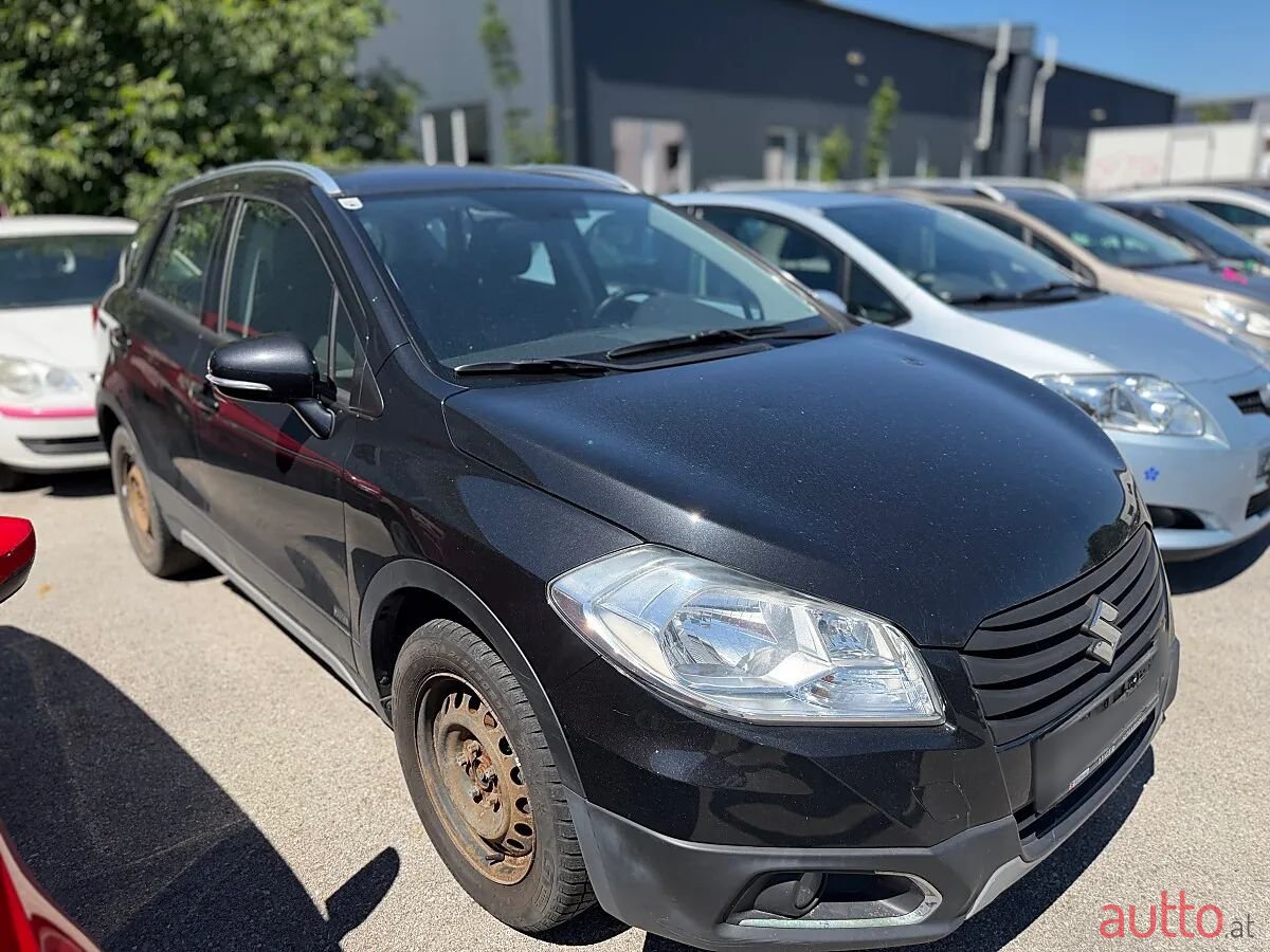 2014' Suzuki SX4 S-Cross photo #2