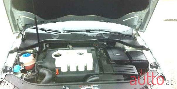 2007' Volkswagen Passat photo #2