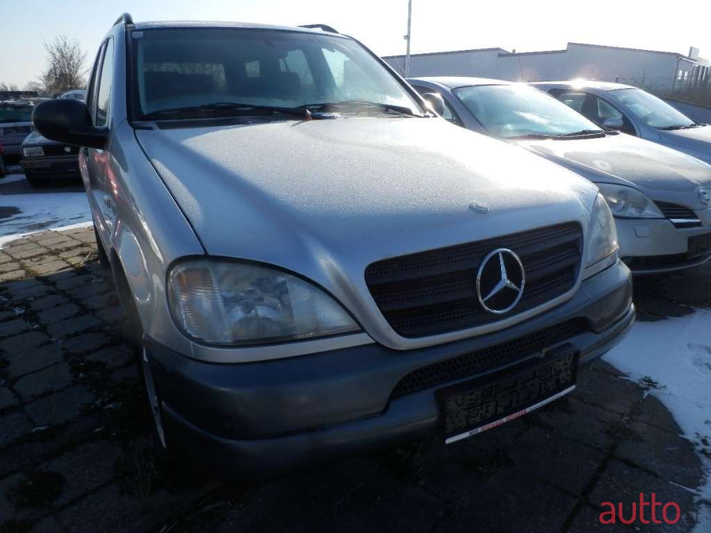 1999' Mercedes-Benz M-Klasse photo #4