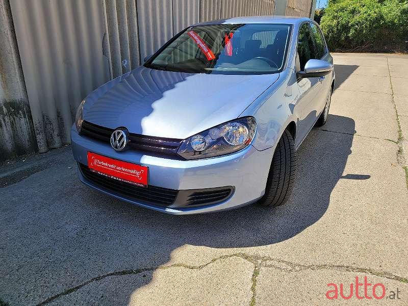 2011' Volkswagen Golf photo #1