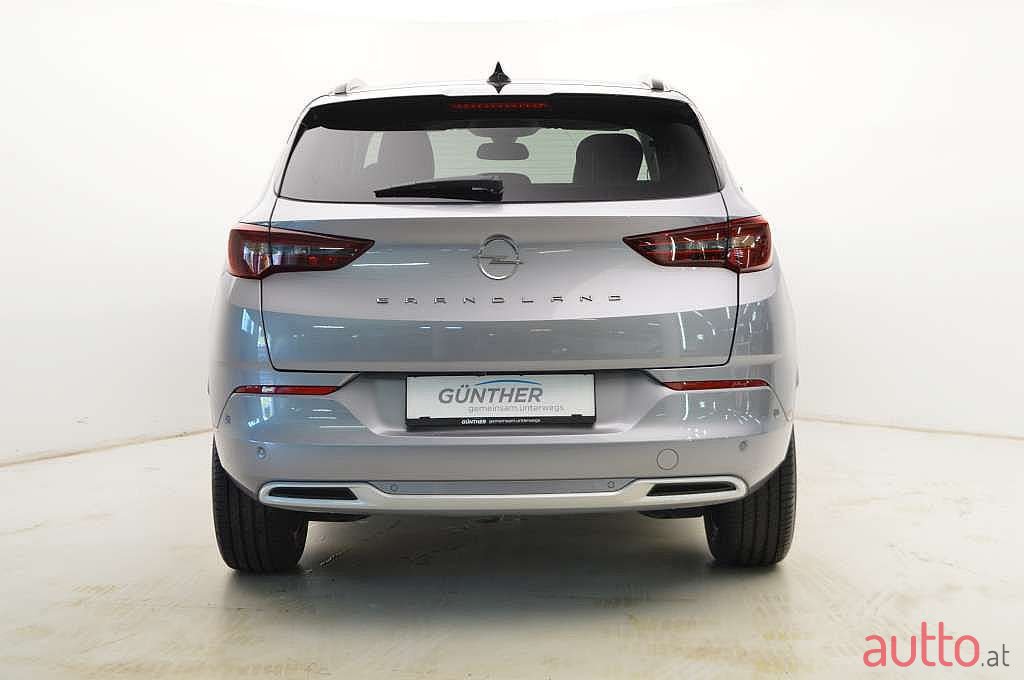2022' Opel Grandland X photo #4