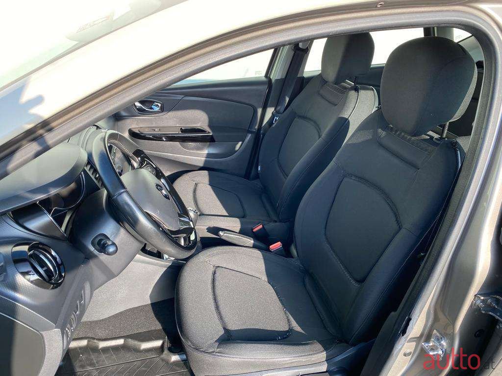 2015' Renault Captur photo #6