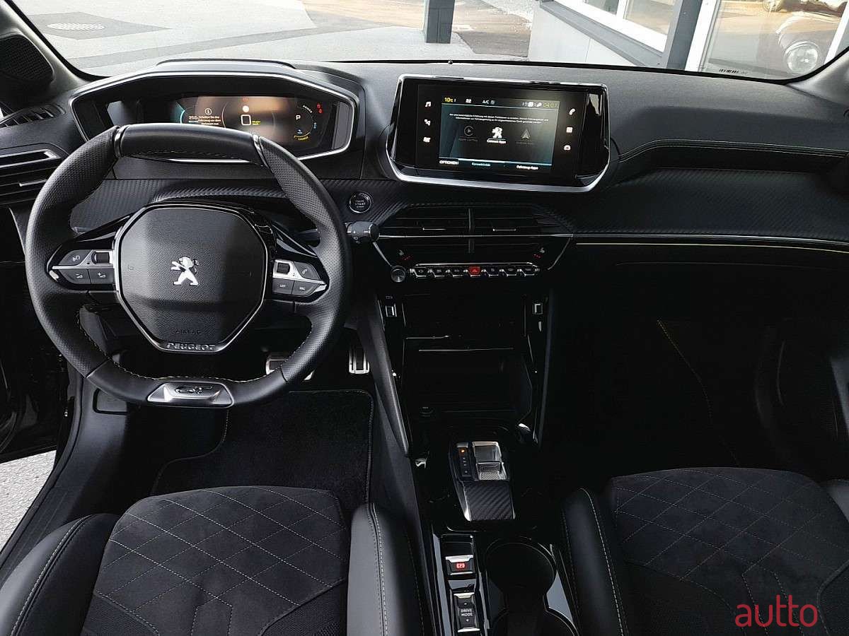 2023' Peugeot e-208 photo #3