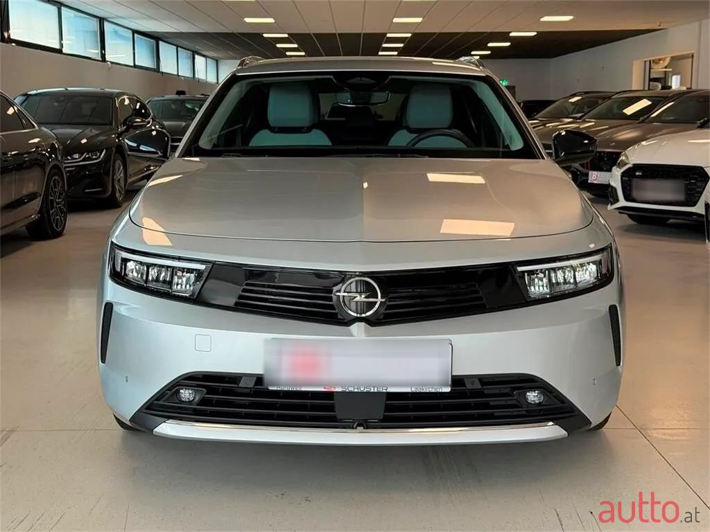 2023' Opel Astra photo #2