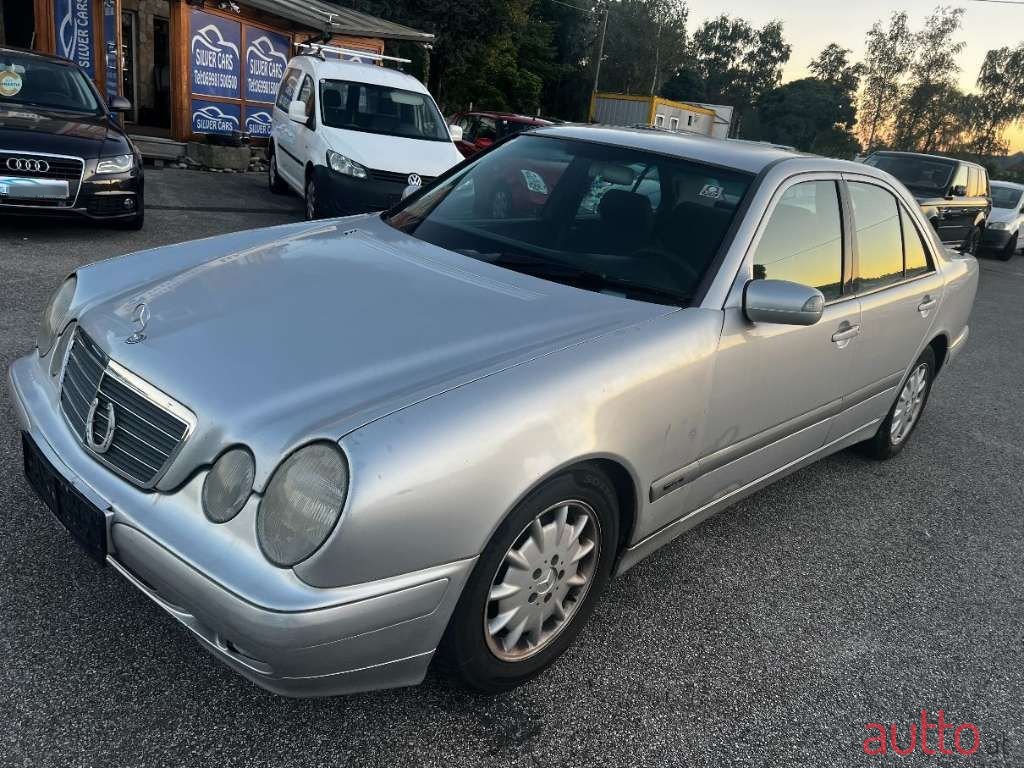 2002' Mercedes-Benz E-Klasse photo #3
