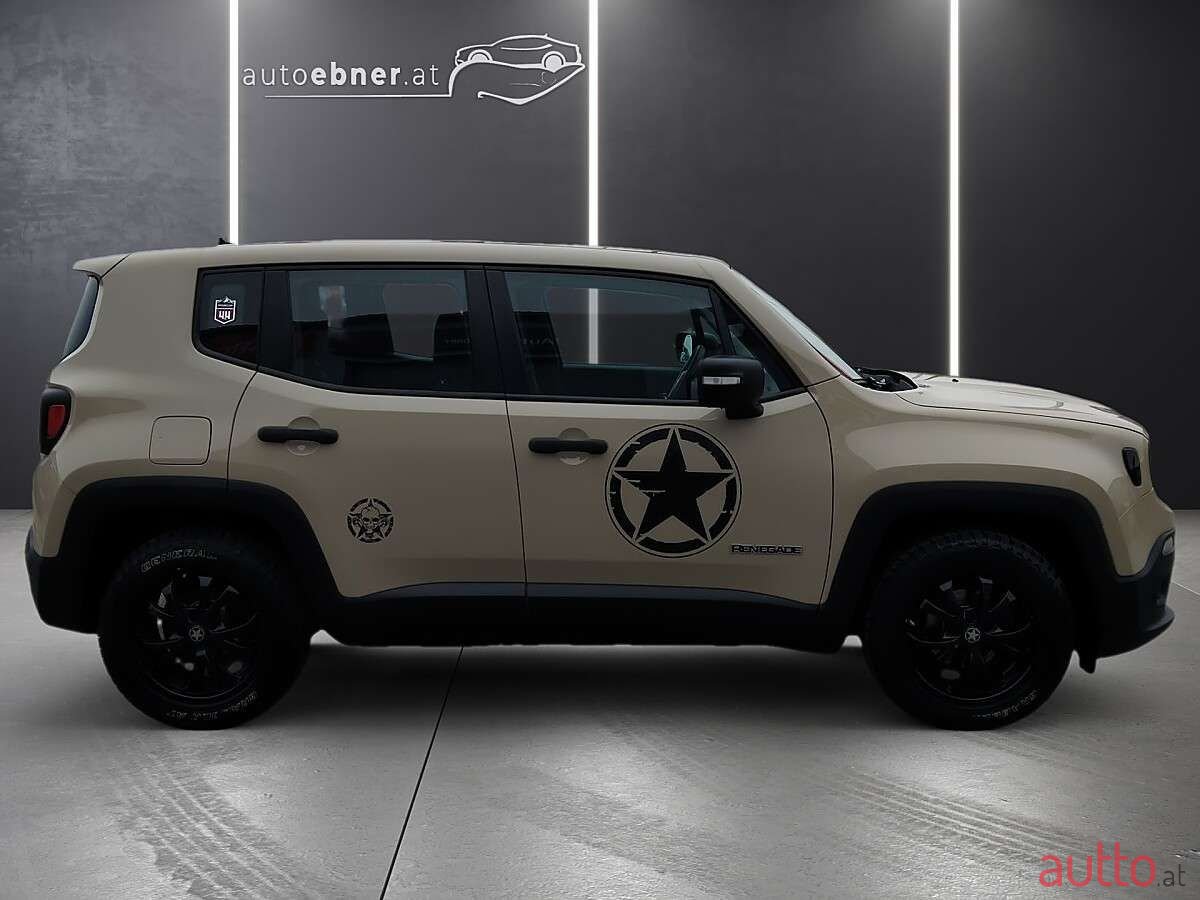 2016' Jeep Renegade photo #5