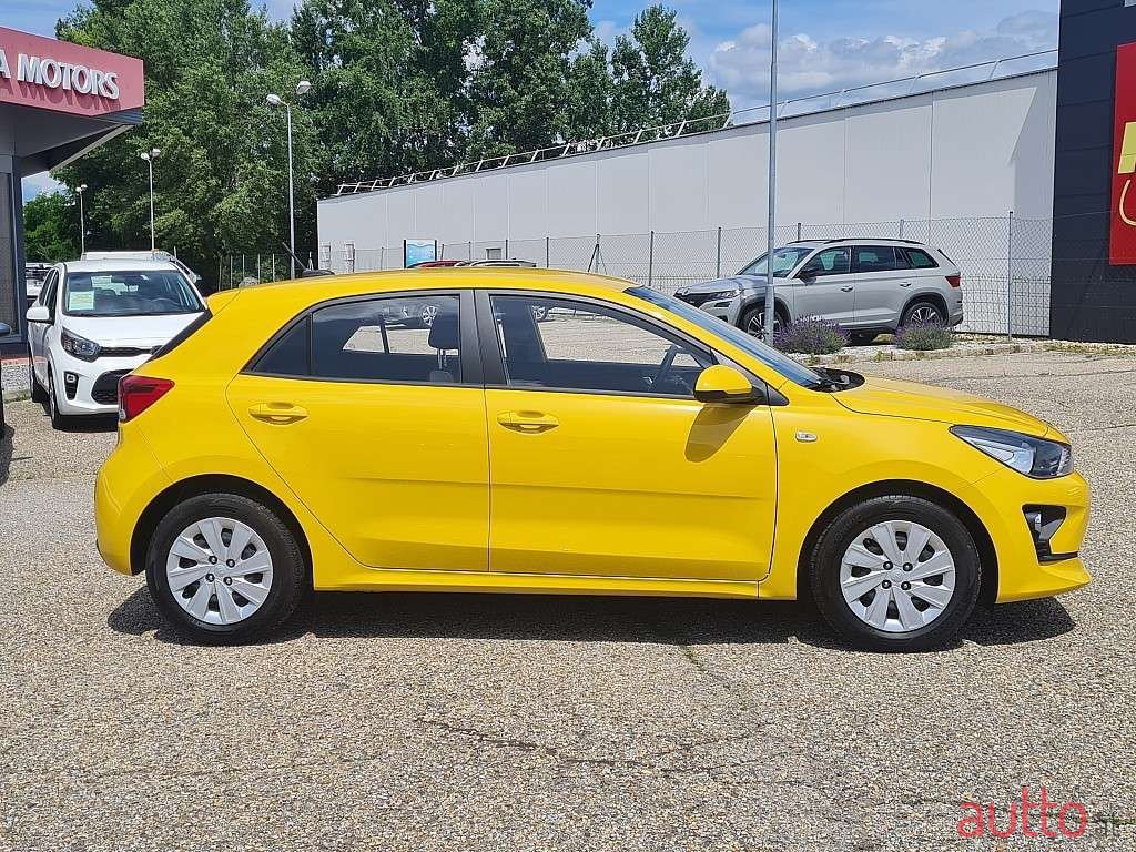 2021' Kia Rio photo #2