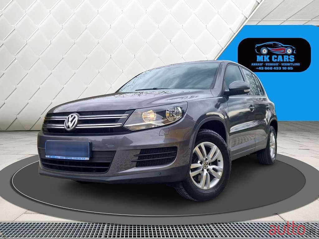 2012' Volkswagen Tiguan photo #2