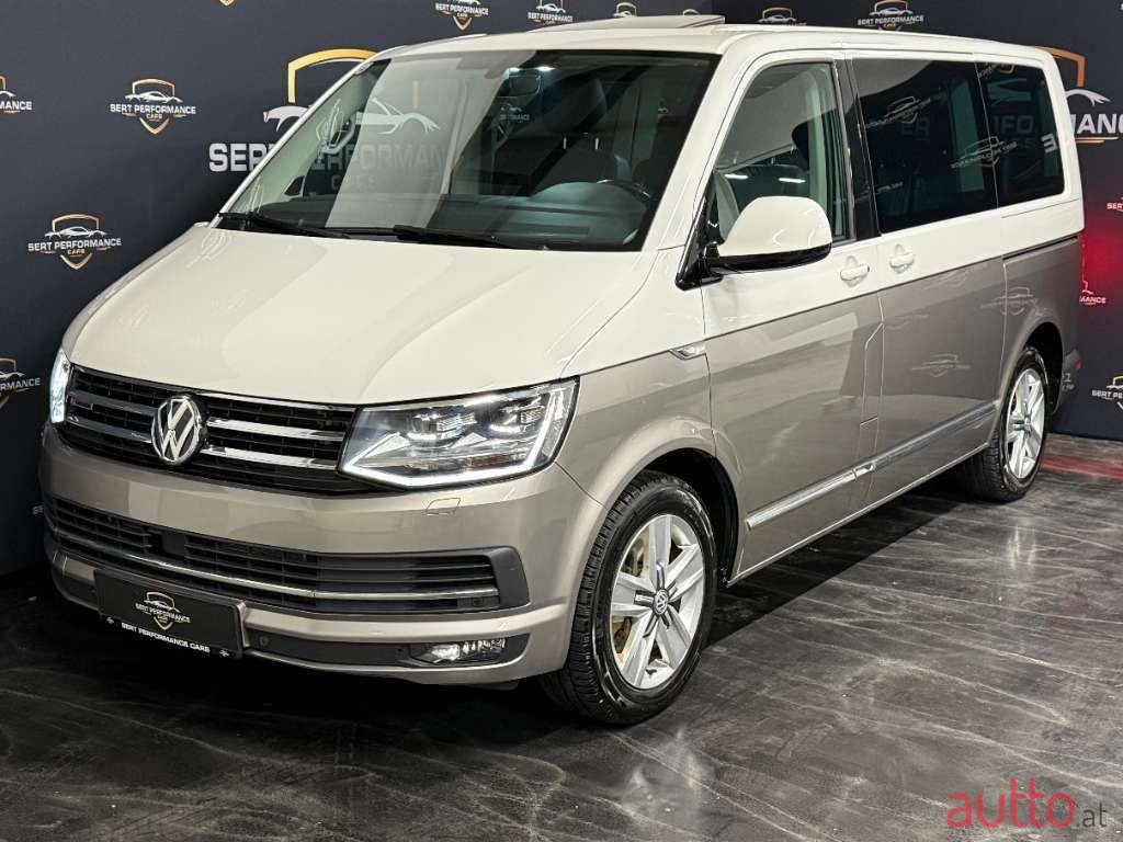 2017' Volkswagen Multivan photo #6