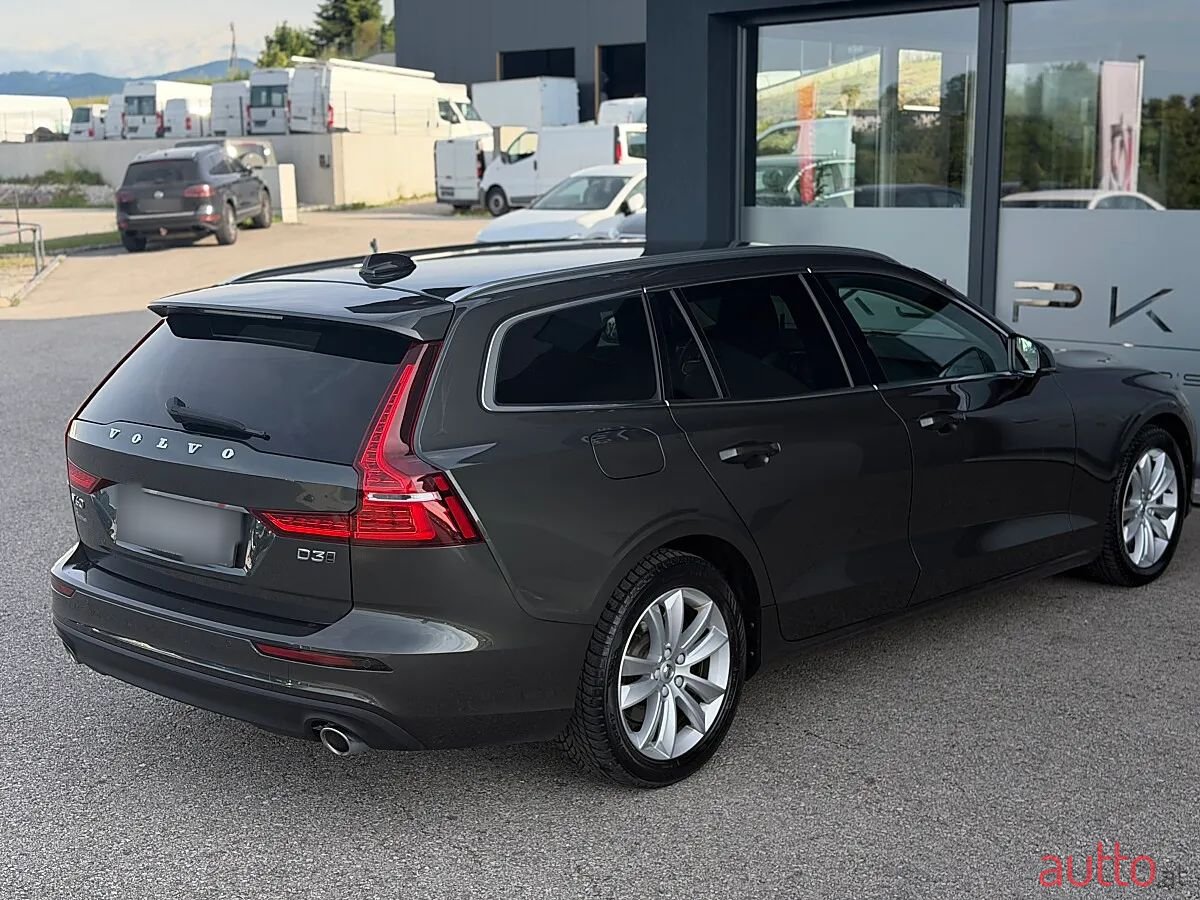 2020' Volvo V60 photo #6