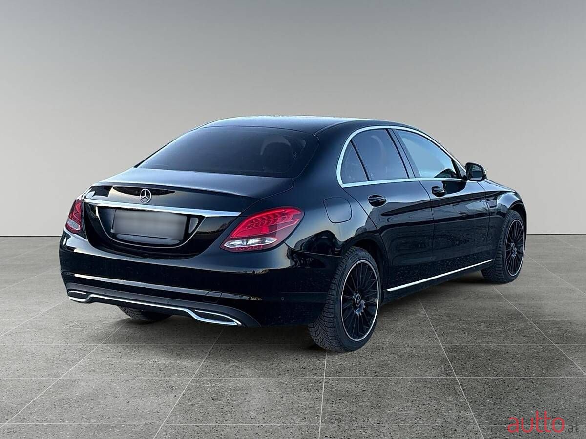 2016' Mercedes-Benz C-Klasse photo #2