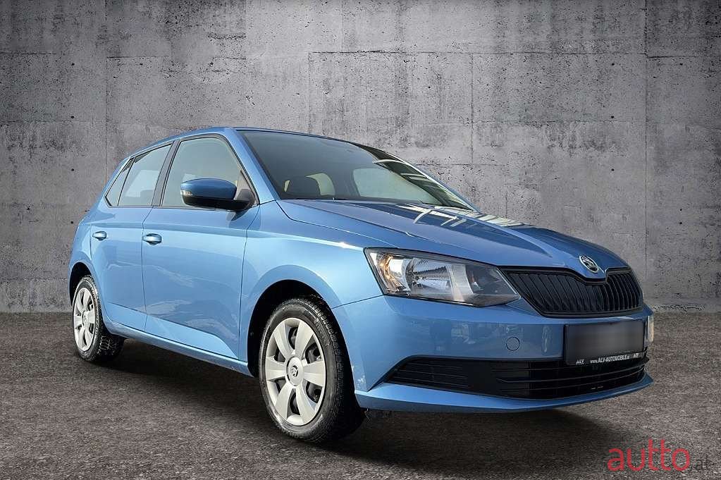 2015' Skoda Fabia photo #1