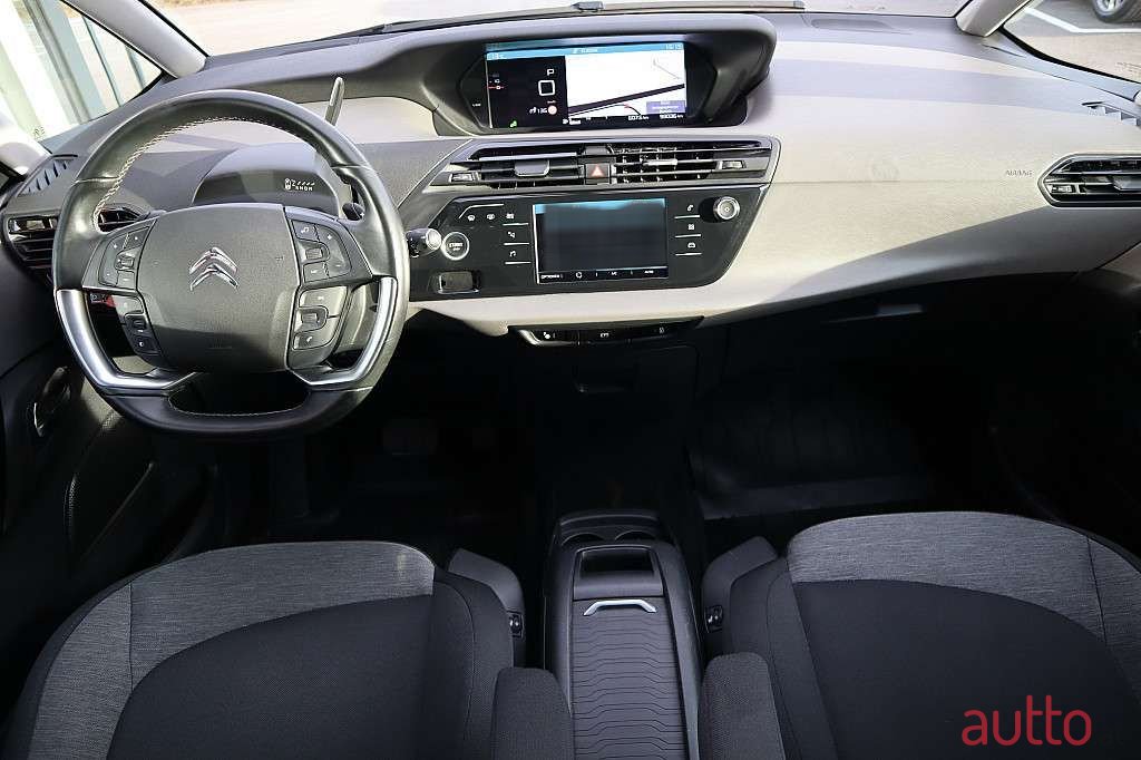 2019' Citroen Grand C4 Spacetourer photo #5