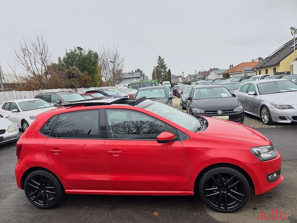 2011' Volkswagen Polo photo #6