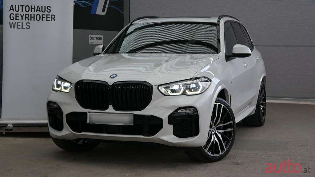 2021' BMW X5 photo #2