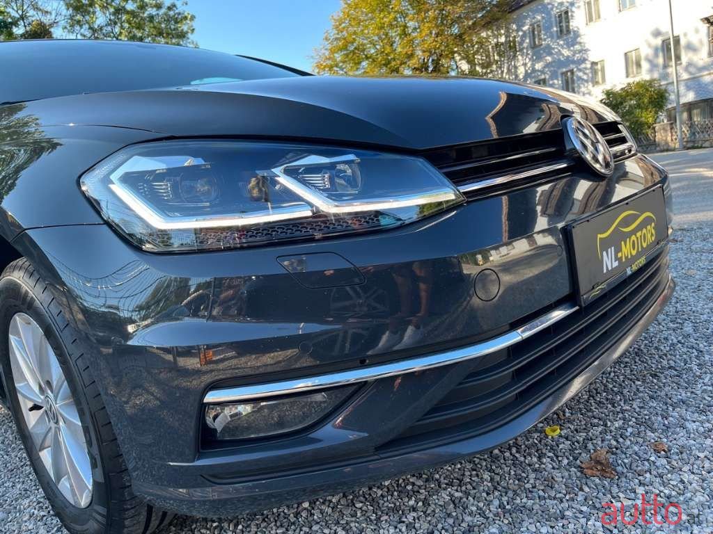 2018' Volkswagen Golf photo #4