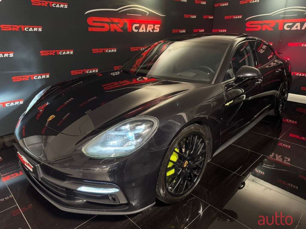 2020' Porsche Panamera photo #1