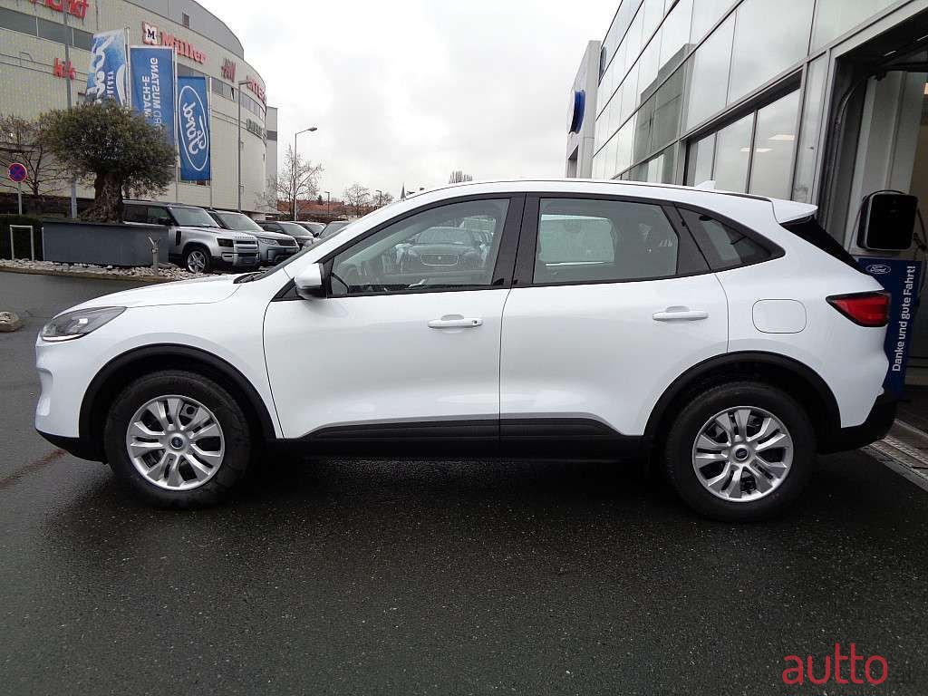 2023' Ford Kuga photo #3