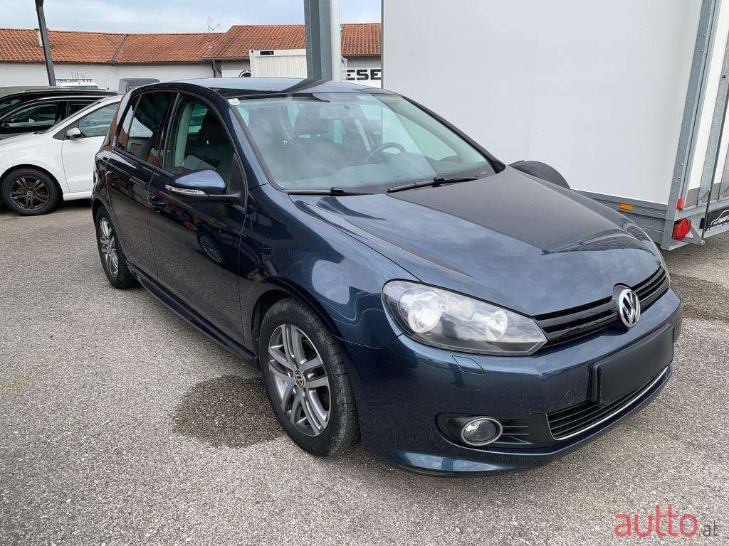 2011' Volkswagen Golf photo #1