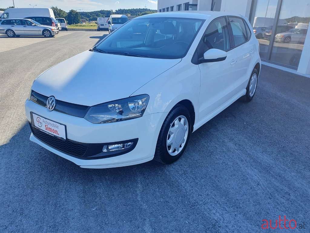2015' Volkswagen Polo photo #1