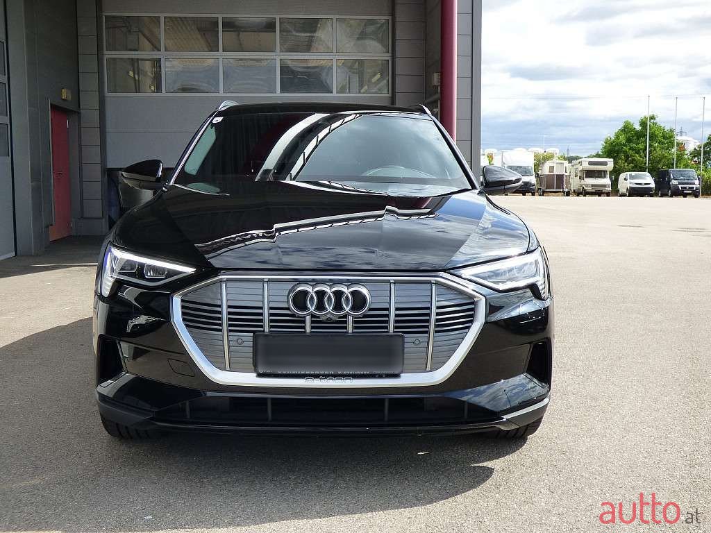2022' Audi e-tron photo #1