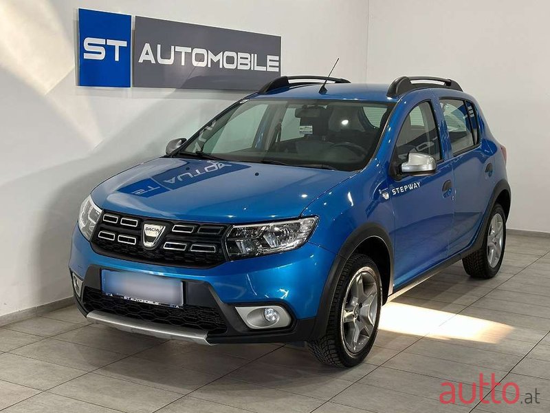 2016' Dacia Sandero photo #2