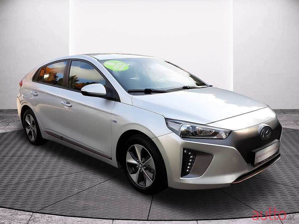 2018' Hyundai Ioniq photo #5