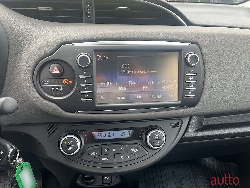 2020' Toyota Yaris photo #4