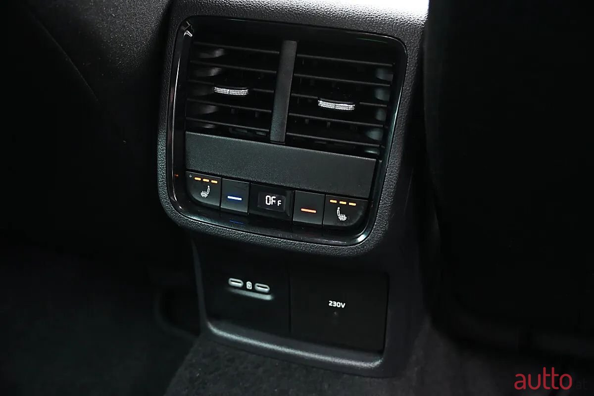 2023' Skoda Octavia photo #6