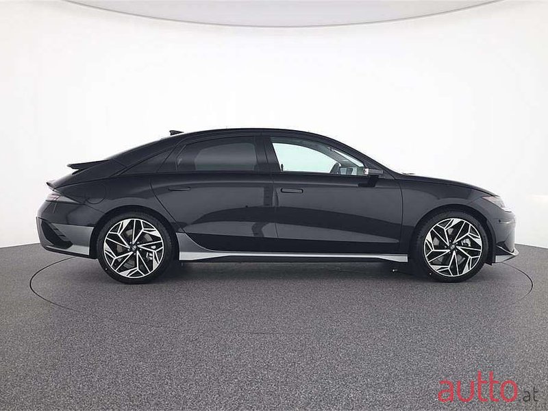 2023' Hyundai Ioniq 6 photo #4