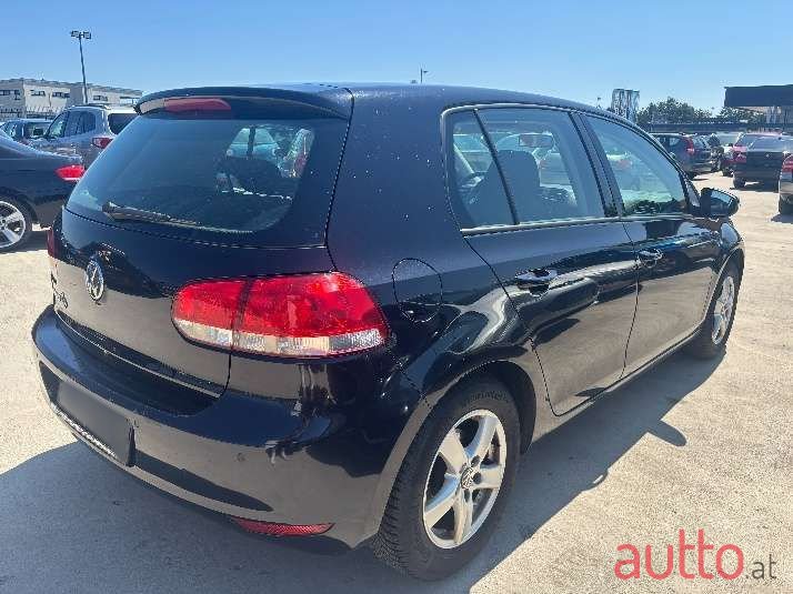 2010' Volkswagen Golf photo #6
