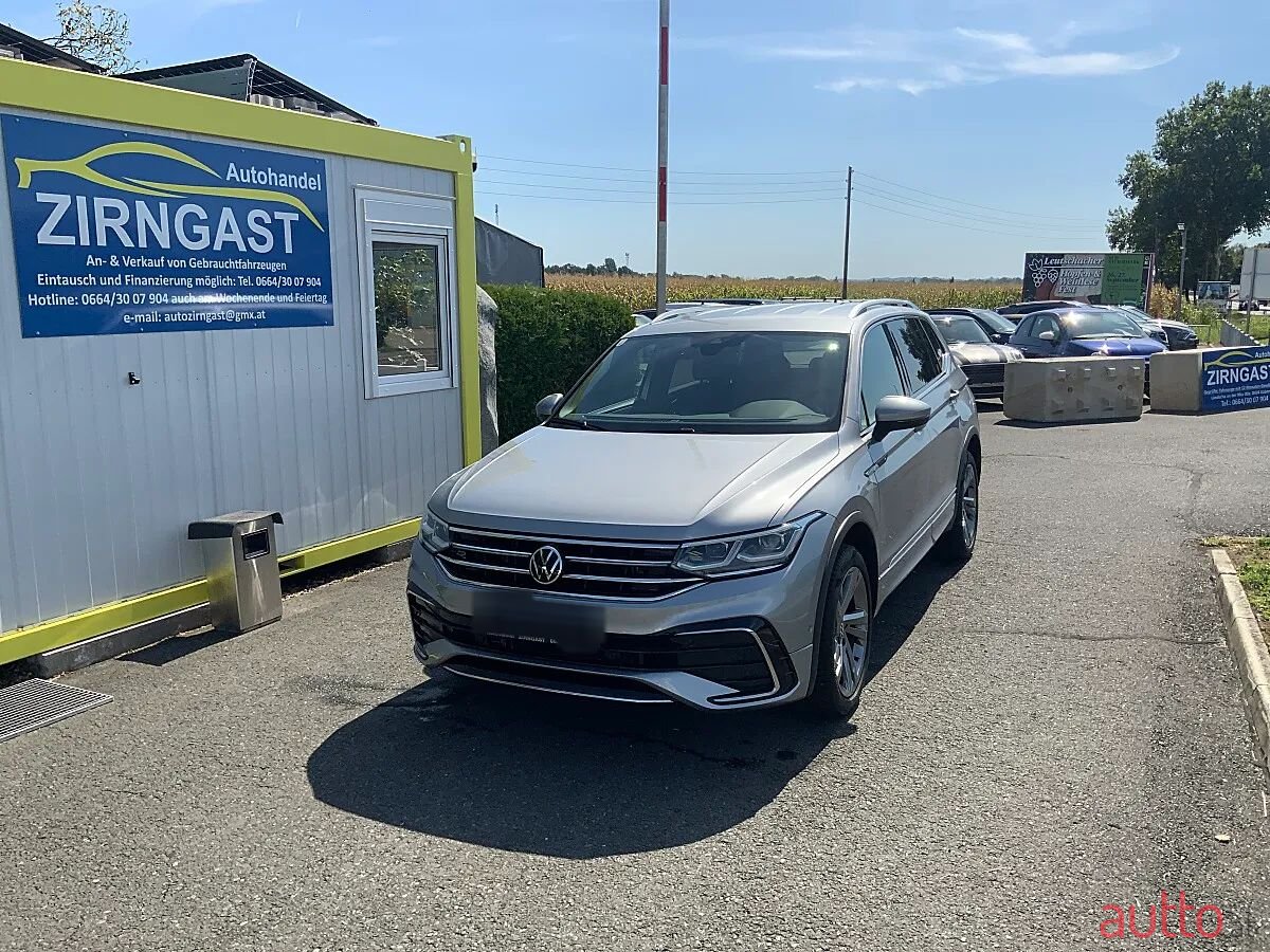 2022' Volkswagen Tiguan photo #1