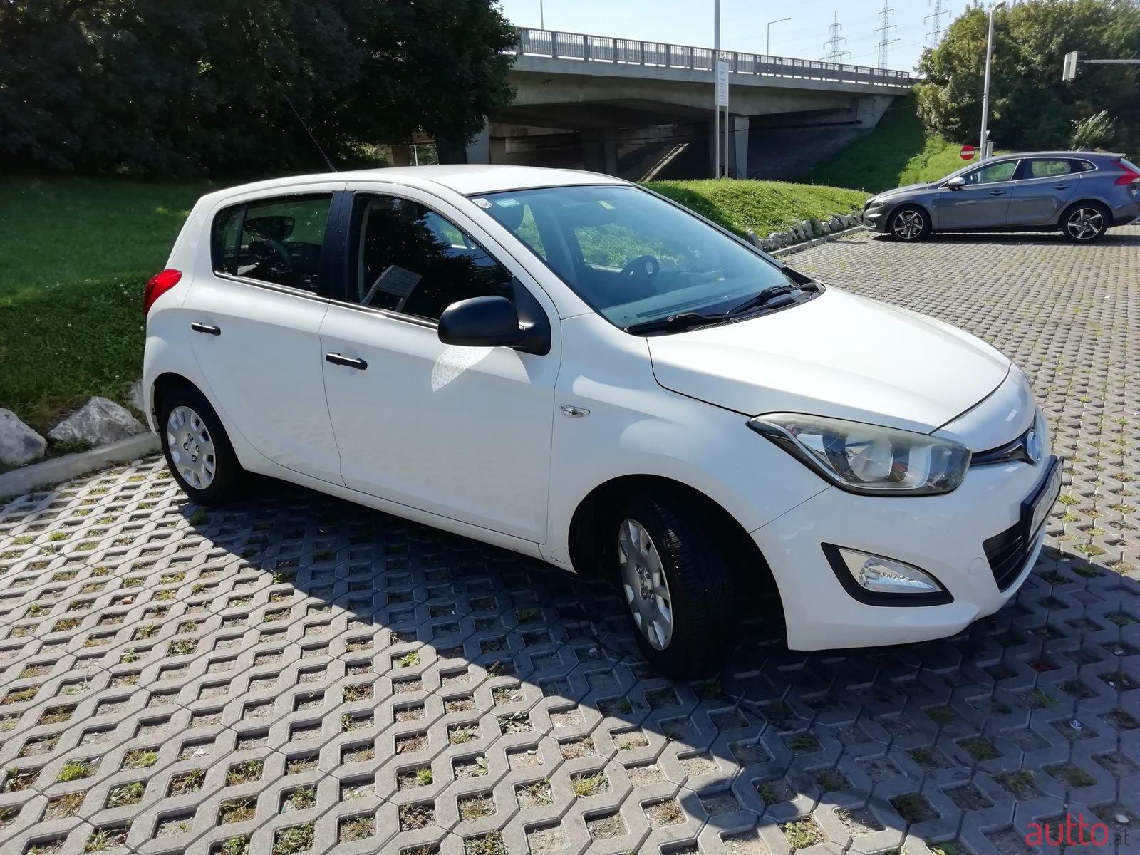 2012' Hyundai i20 photo #1