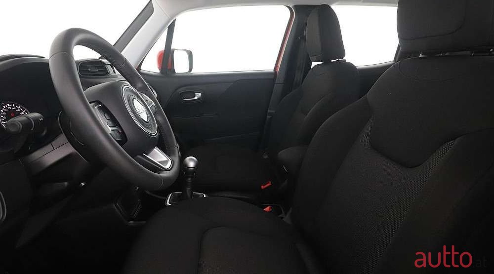 2018' Jeep Renegade photo #2