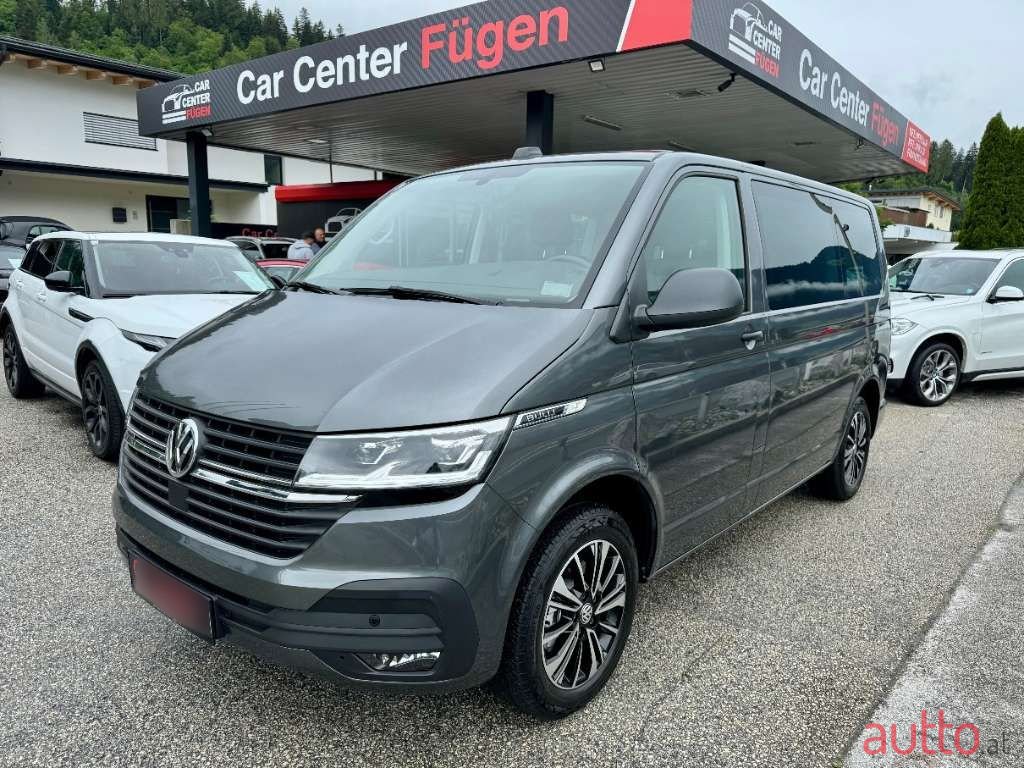2022' Volkswagen Multivan photo #1