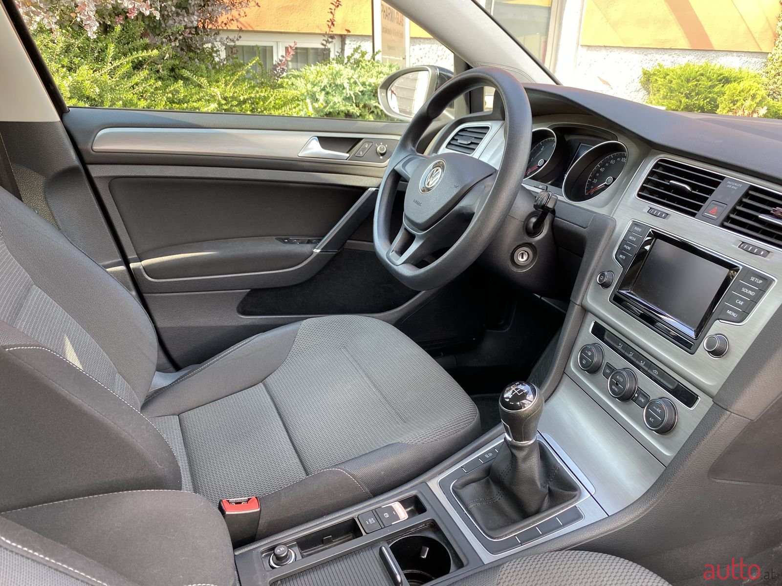 2014' Volkswagen Golf photo #1