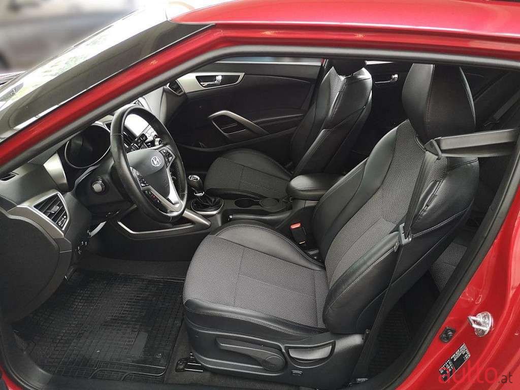 2015' Hyundai Veloster photo #6