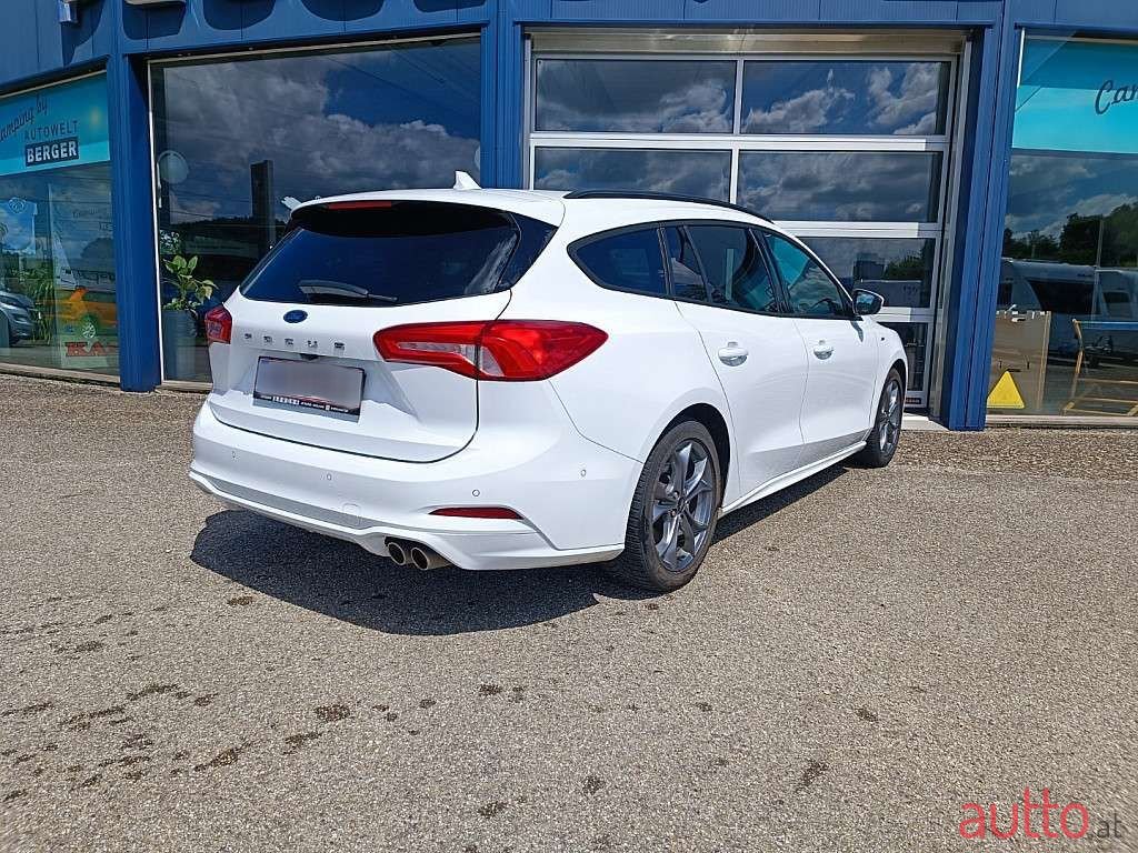 2020' Ford Focus photo #3