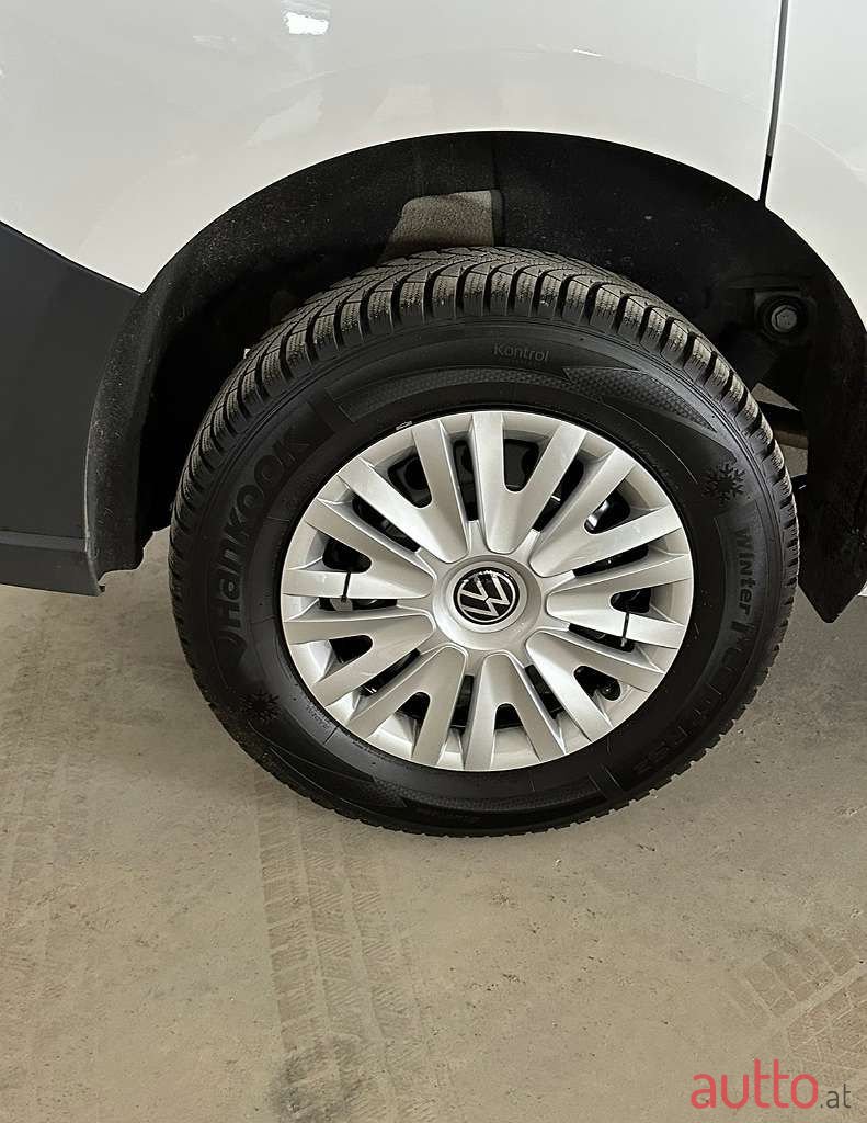 2022' Volkswagen Caddy photo #3