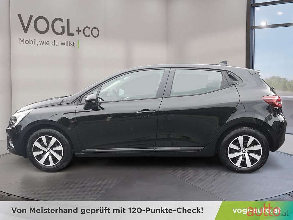 2023' Renault Clio photo #2