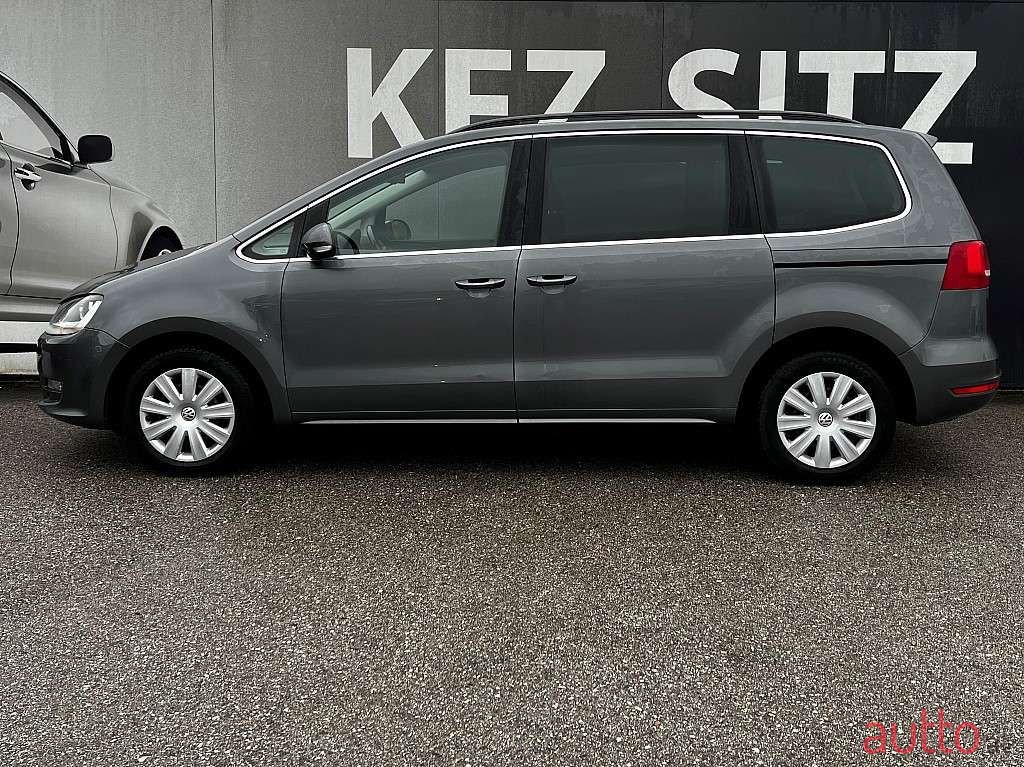 2010' Volkswagen Sharan photo #3